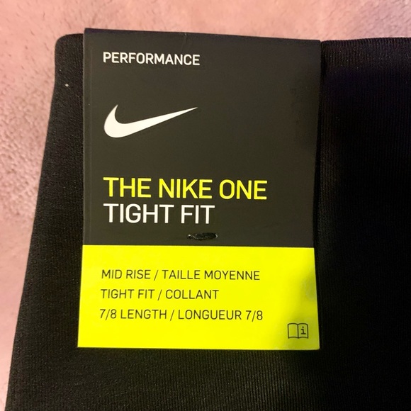 Brand new with tags. Nike Womens Swoosh Logo Active Running 7/8 Leggings - Picture 3 of 7